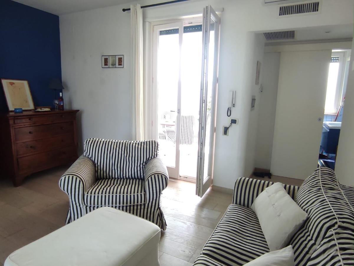 Grazioso Appartamento Vicino Al Mare San Cataldo  Exteriör bild